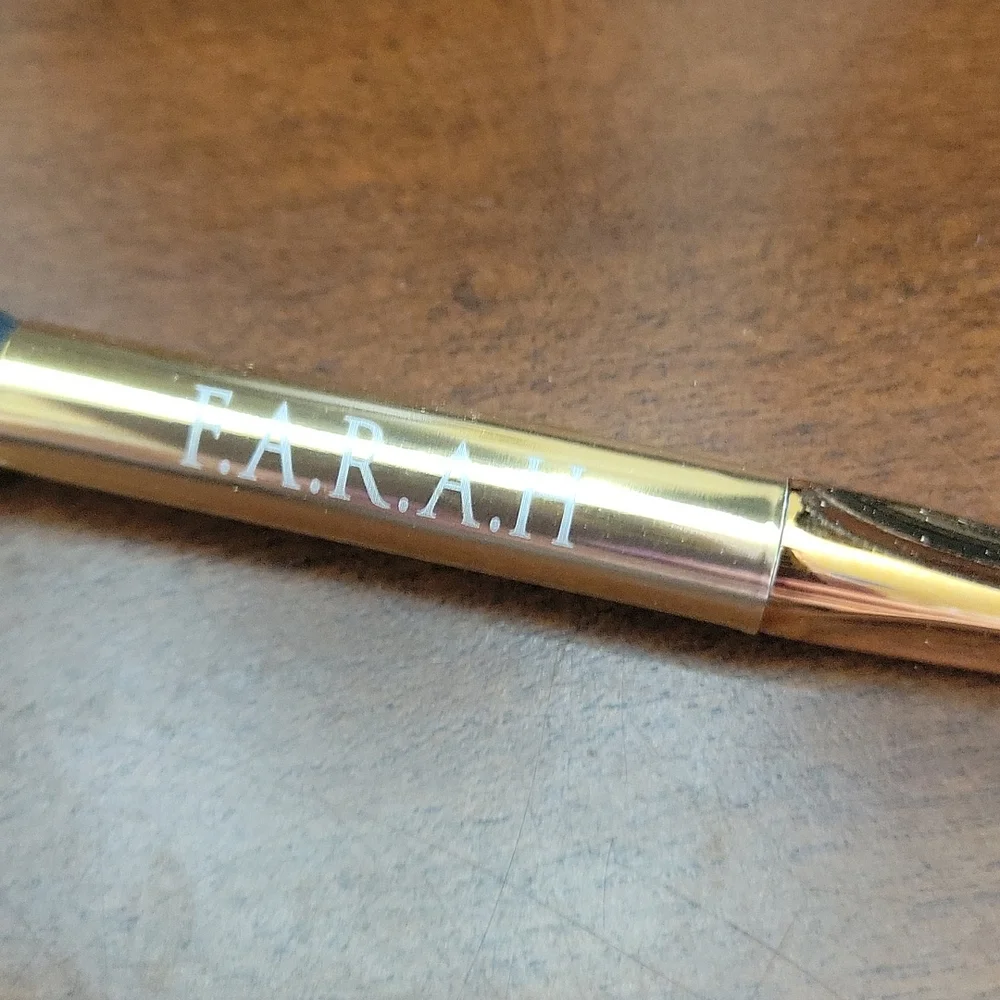 FARAH 😗 EYE BRUSH